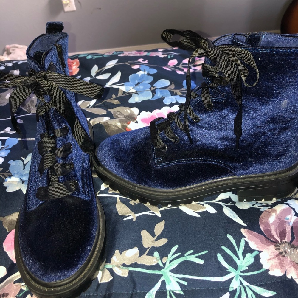 Blue velvet boots